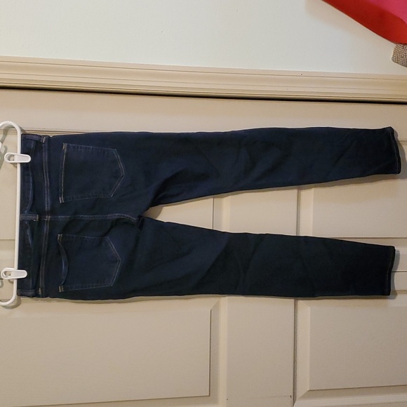 A new approach dark wash skinny Jeans - Picture 2 of 5